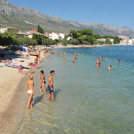 Dom wakacyjny Amazing In Kastel Kambelovac With 4 Bedrooms, Sauna And Outdoor Swimming Pool