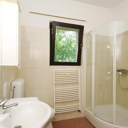 Amazing In Kastel Kambelovac With 4 Bedrooms, Sauna And Outdoor Swimming Pool Kaštela