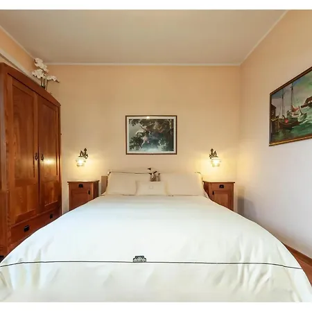 Luxurious In Kastel Kambelovac With Sauna Casa vacanze *