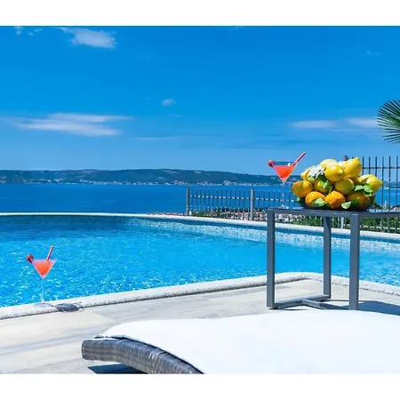 Luxurious In Kastel Kambelovac With Sauna *