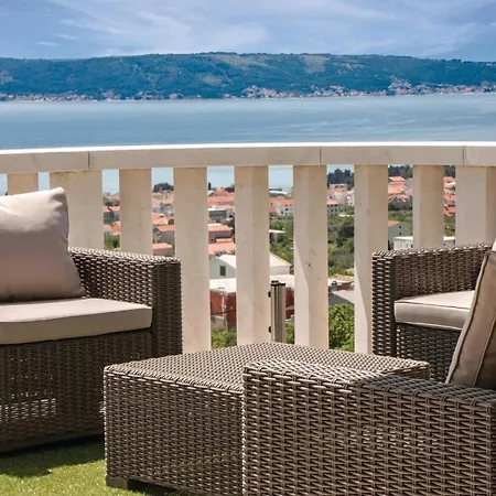 Luxurious In Kastel Kambelovac With Sauna *
