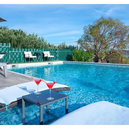 Casa vacanze Luxurious In Kastel Kambelovac With Sauna